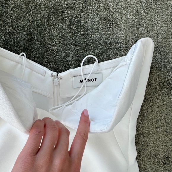 Mônot V-neck Crepe Strapless Mini Dress - Picture 5 of 7